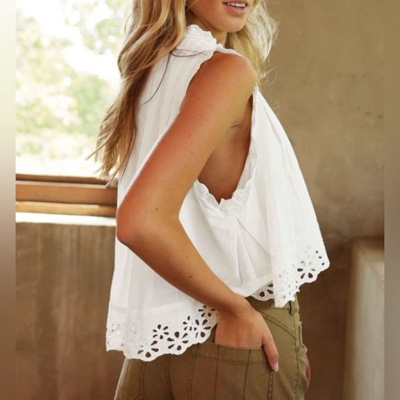 White Eyelet Lace Sleeveless Top - Picture 2 of 13